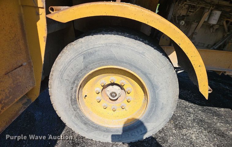 image for item EO4511 Etnyre chip spreader