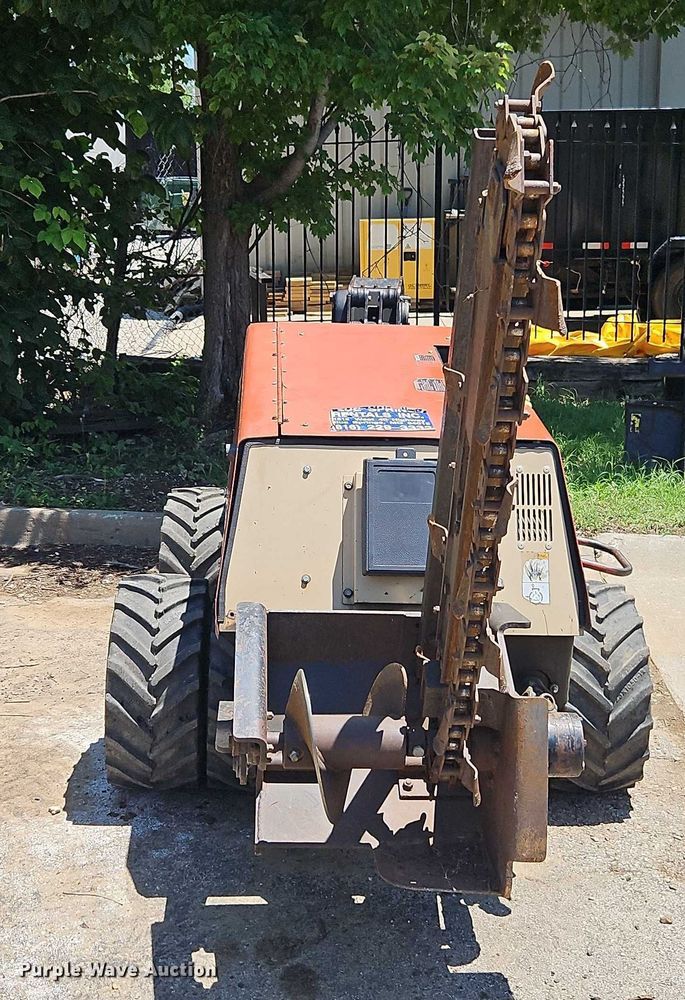 image for item EO4512 2003 Ditch Witch 410SXD trencher