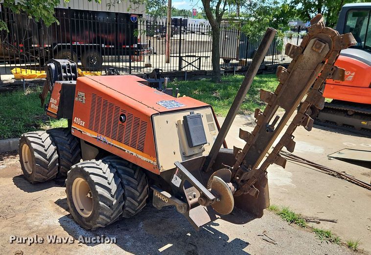 image for item EO4512 2003 Ditch Witch 410SXD trencher