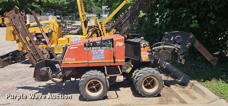 image for item EO4512 2003 Ditch Witch 410SXD trencher
