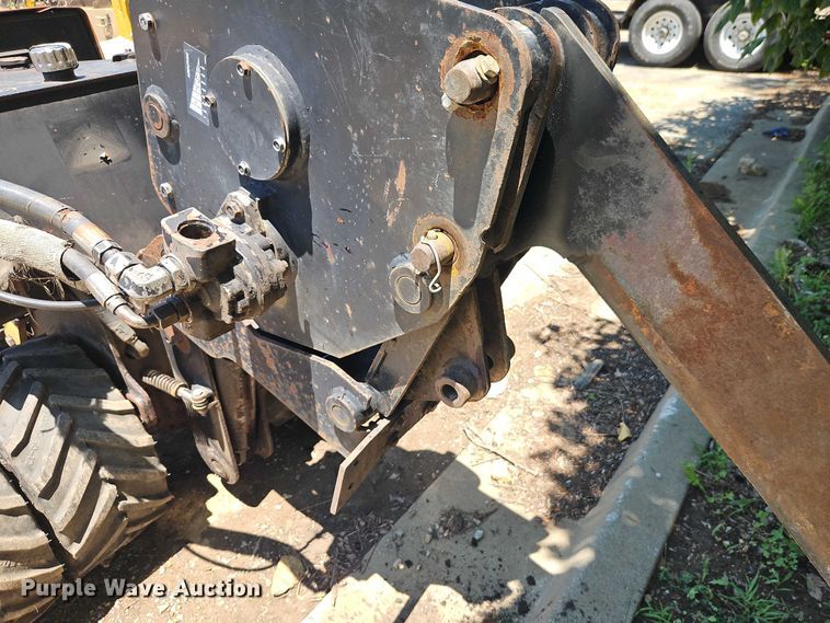image for item EO4512 2003 Ditch Witch 410SXD trencher