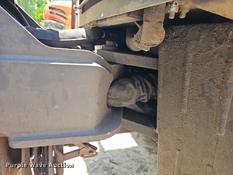 image for item EO4512 2003 Ditch Witch 410SXD trencher