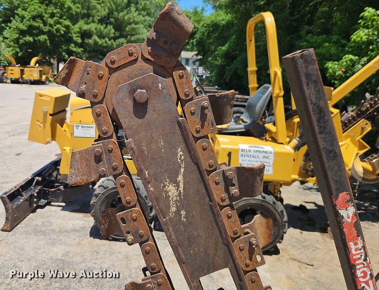 image for item EO4512 2003 Ditch Witch 410SXD trencher