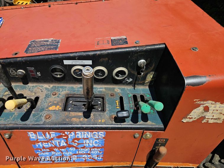 image for item EO4512 2003 Ditch Witch 410SXD trencher