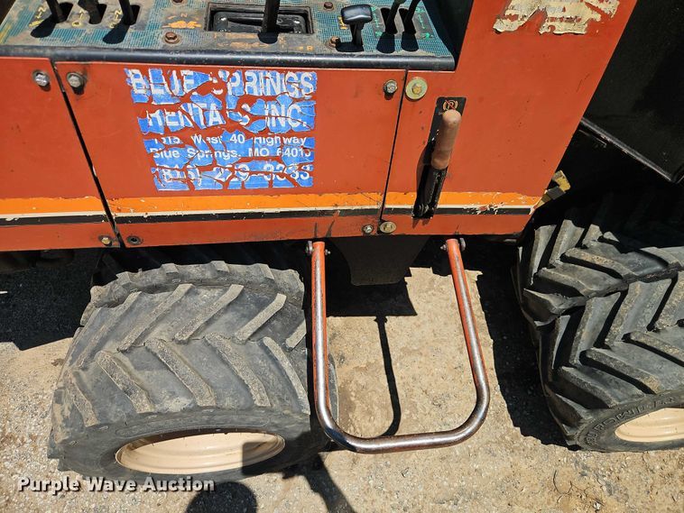 image for item EO4512 2003 Ditch Witch 410SXD trencher