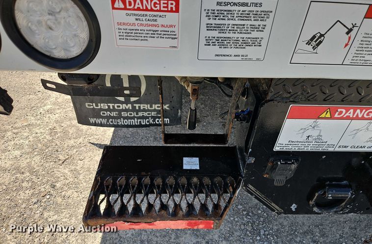 image for item EO4514 2019 Dodge Ram 5500 bucket truck