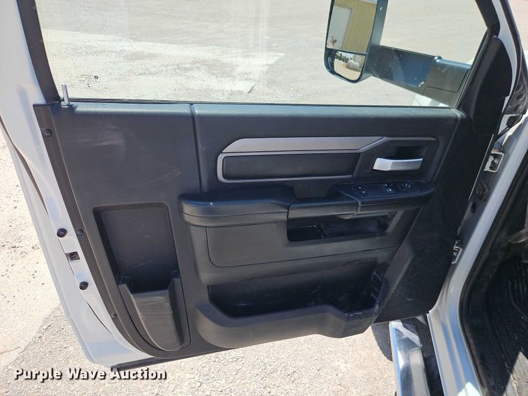 image for item EO4514 2019 Dodge Ram 5500 bucket truck