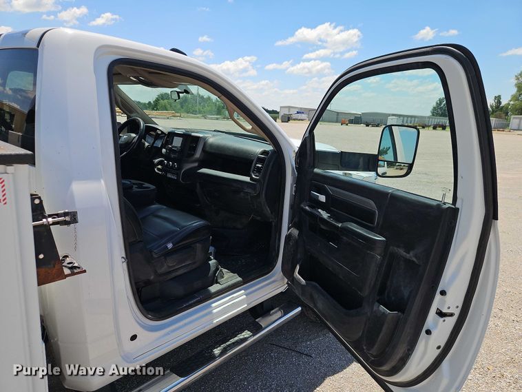 image for item EO4514 2019 Dodge Ram 5500 bucket truck