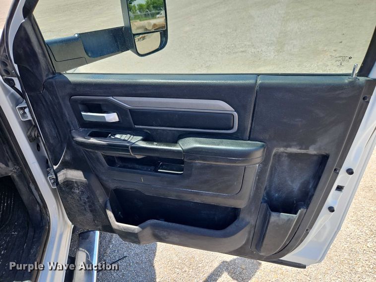 image for item EO4514 2019 Dodge Ram 5500 bucket truck