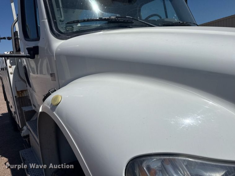 image for item ER2088 2012 Frieghliner Business Class M2 bucket truck