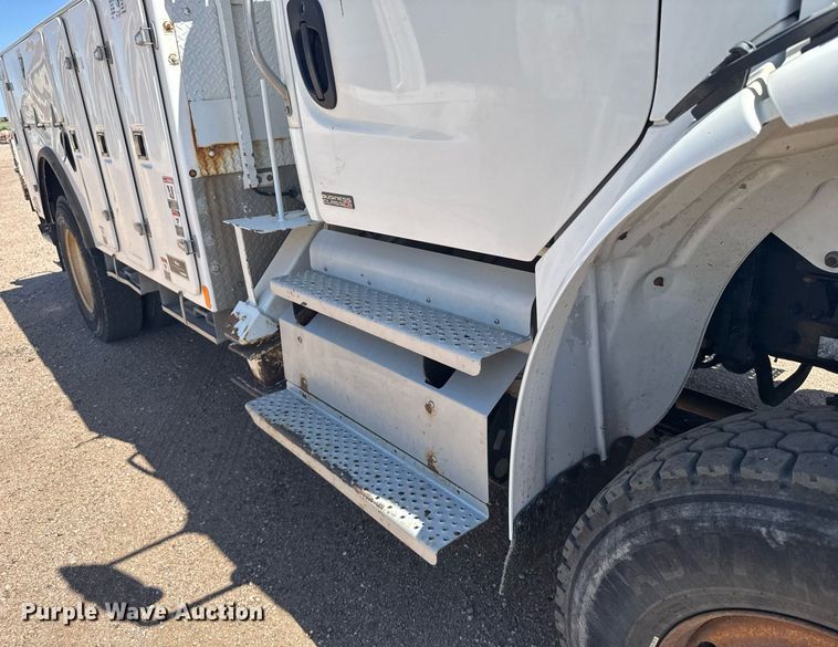 image for item ER2088 2012 Frieghliner Business Class M2 bucket truck