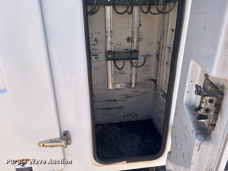 image for item ER2088 2012 Frieghliner Business Class M2 bucket truck