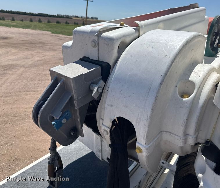 image for item ER2088 2012 Frieghliner Business Class M2 bucket truck