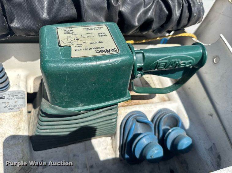 image for item ER2088 2012 Frieghliner Business Class M2 bucket truck