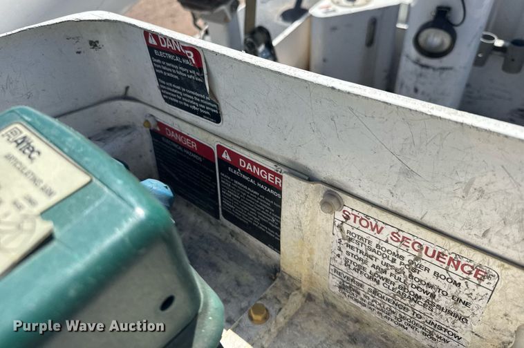 image for item ER2088 2012 Frieghliner Business Class M2 bucket truck