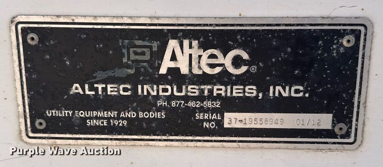 image for item ER2088 2012 Frieghliner Business Class M2 bucket truck