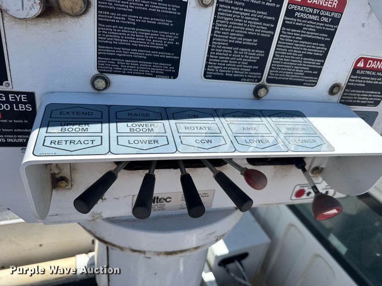 image for item ER2088 2012 Frieghliner Business Class M2 bucket truck