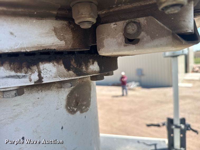 image for item ER2088 2012 Frieghliner Business Class M2 bucket truck