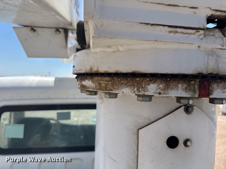 image for item ER2088 2012 Frieghliner Business Class M2 bucket truck