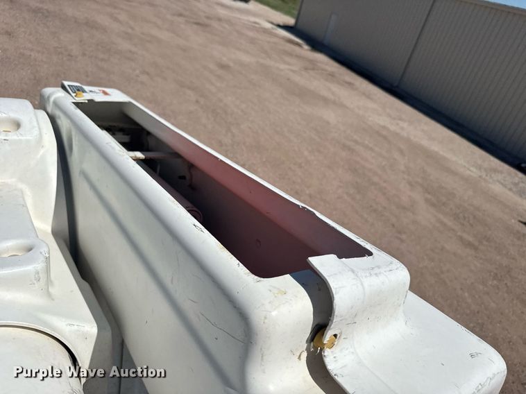 image for item ER2088 2012 Frieghliner Business Class M2 bucket truck