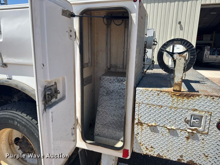 image for item ER2088 2012 Frieghliner Business Class M2 bucket truck