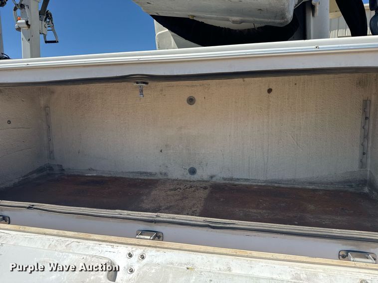 image for item ER2088 2012 Frieghliner Business Class M2 bucket truck