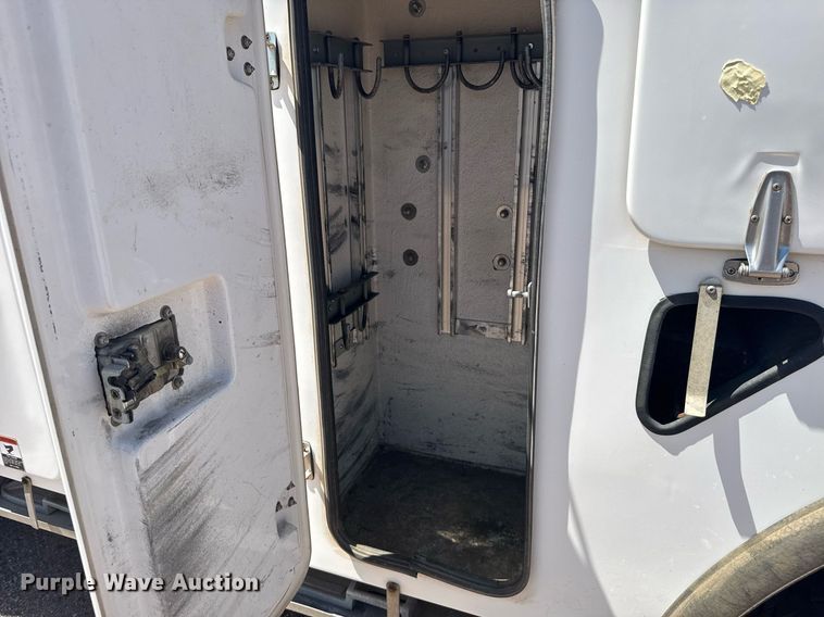 image for item ER2088 2012 Frieghliner Business Class M2 bucket truck