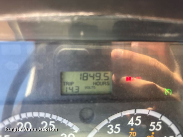 image for item ER2088 2012 Frieghliner Business Class M2 bucket truck