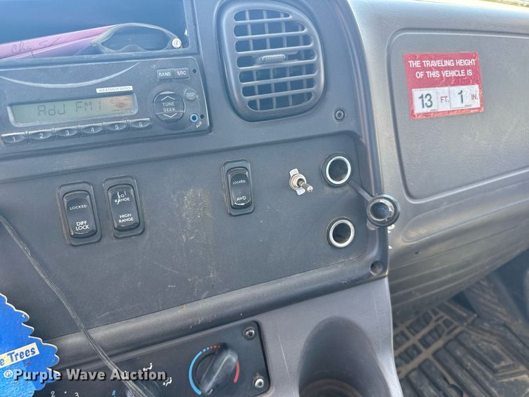 image for item ER2088 2012 Frieghliner Business Class M2 bucket truck