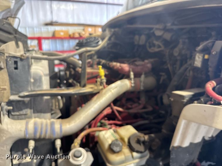 image for item ER2088 2012 Frieghliner Business Class M2 bucket truck