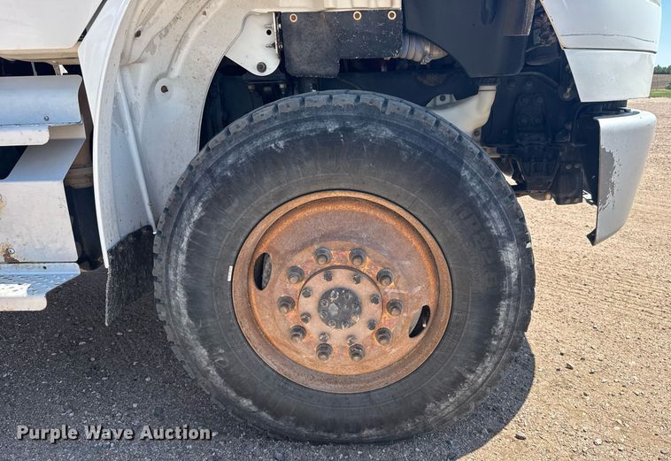 image for item ER2088 2012 Frieghliner Business Class M2 bucket truck