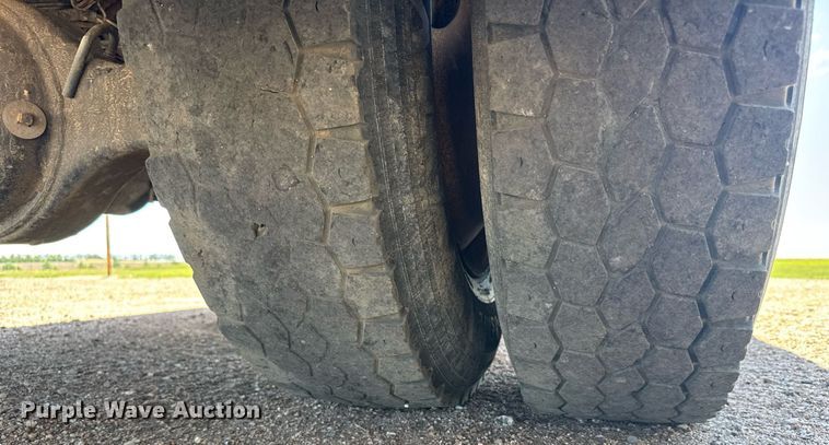 image for item ER2088 2012 Frieghliner Business Class M2 bucket truck