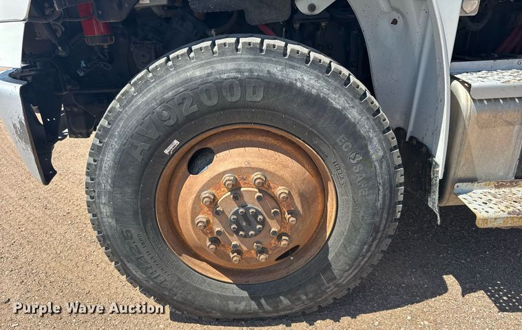 image for item ER2088 2012 Frieghliner Business Class M2 bucket truck