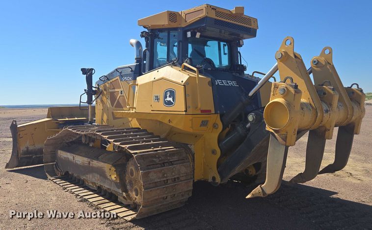 image for item FB9402 2018 John Deere 950K dozer