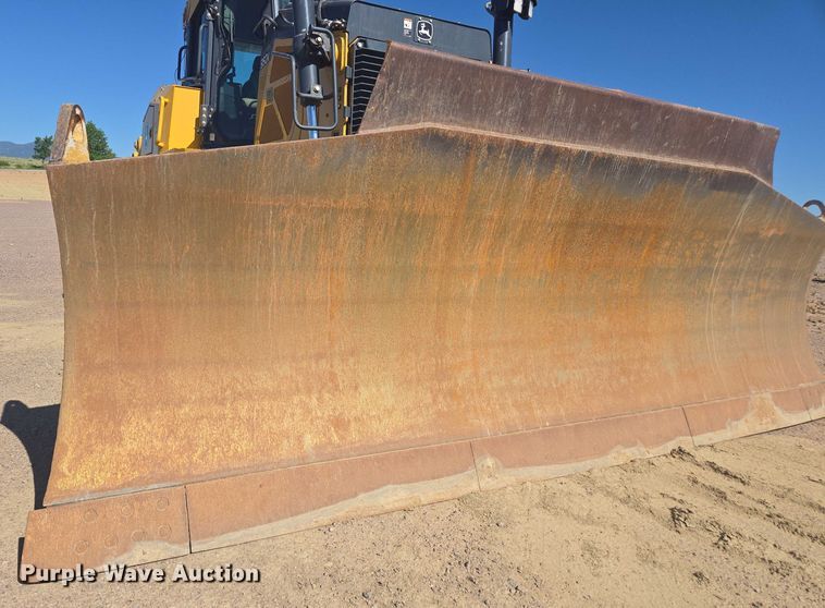 image for item FB9402 2018 John Deere 950K dozer