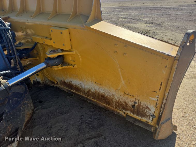 image for item FB9402 2018 John Deere 950K dozer