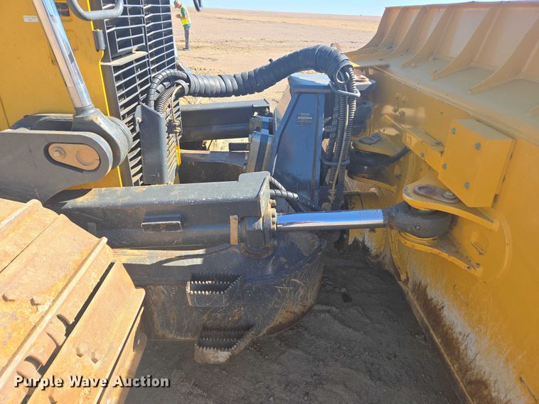 image for item FB9402 2018 John Deere 950K dozer