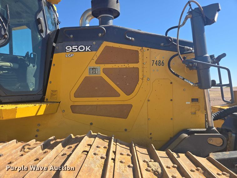 image for item FB9402 2018 John Deere 950K dozer