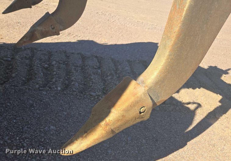 image for item FB9402 2018 John Deere 950K dozer