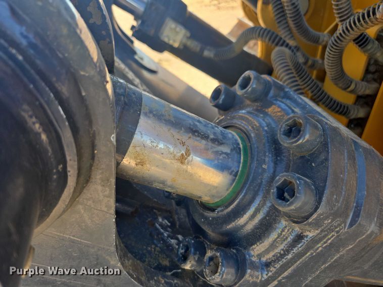 image for item FB9402 2018 John Deere 950K dozer