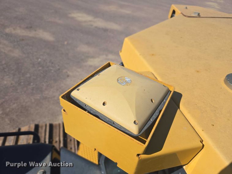 image for item FB9402 2018 John Deere 950K dozer