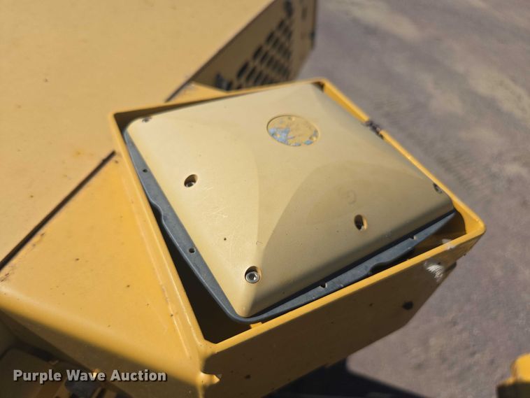 image for item FB9402 2018 John Deere 950K dozer