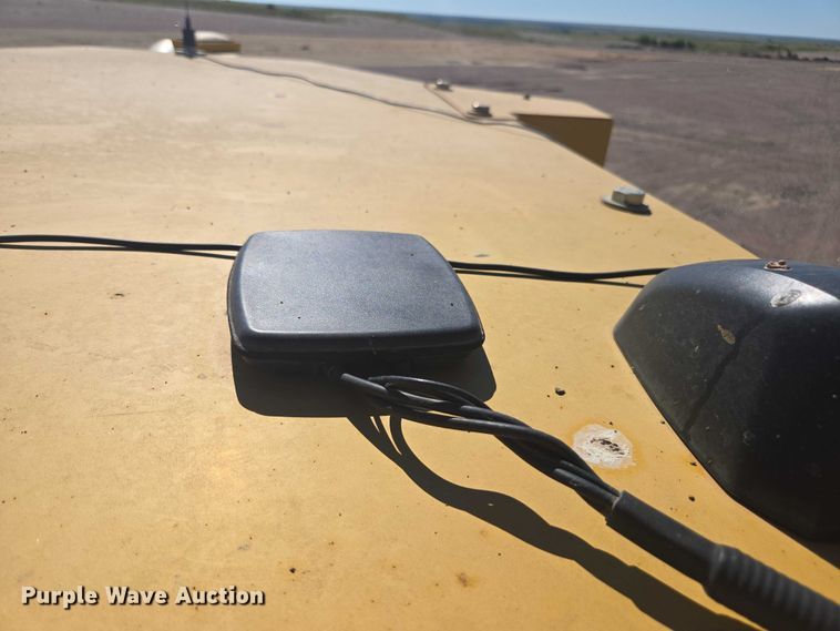 image for item FB9402 2018 John Deere 950K dozer