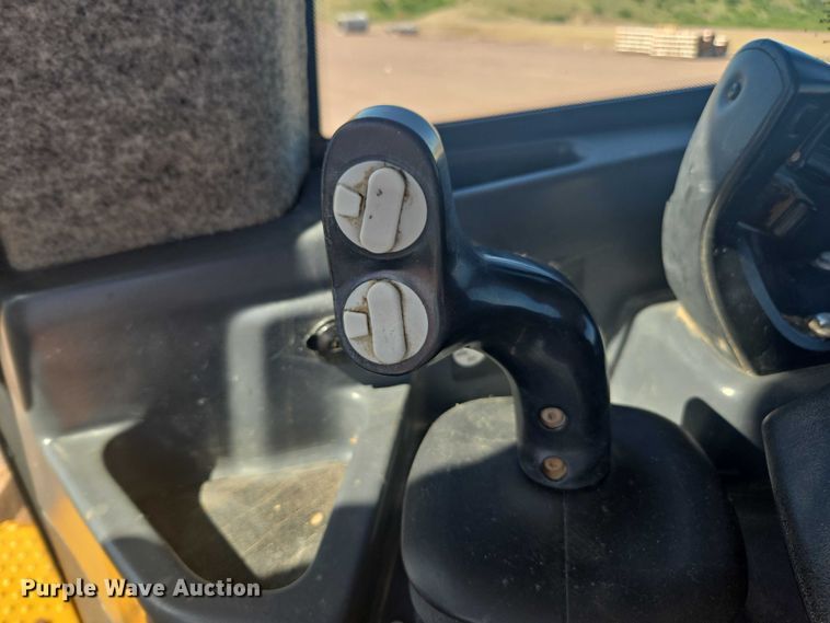 image for item FB9402 2018 John Deere 950K dozer