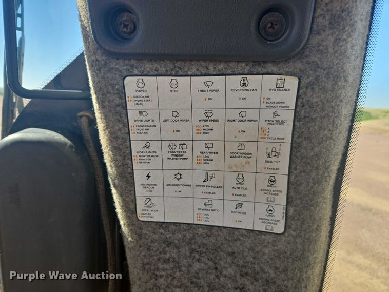 image for item FB9402 2018 John Deere 950K dozer