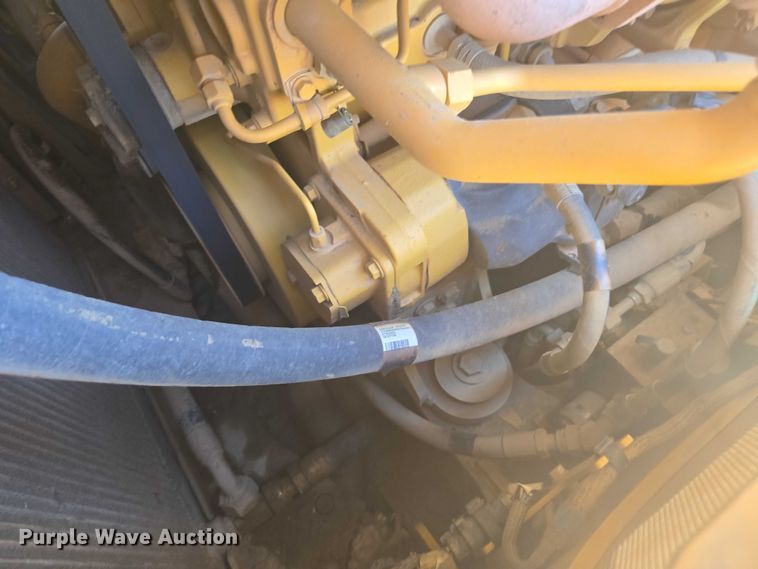 image for item FB9402 2018 John Deere 950K dozer