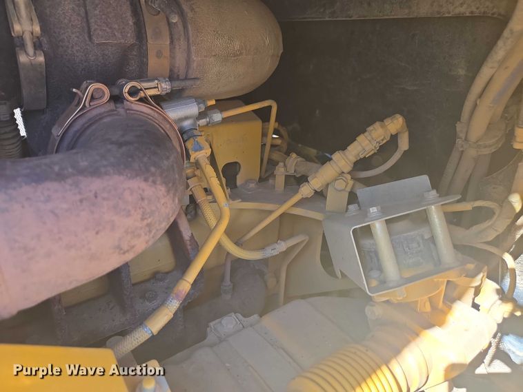 image for item FB9402 2018 John Deere 950K dozer