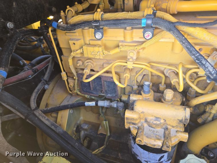 image for item FB9402 2018 John Deere 950K dozer