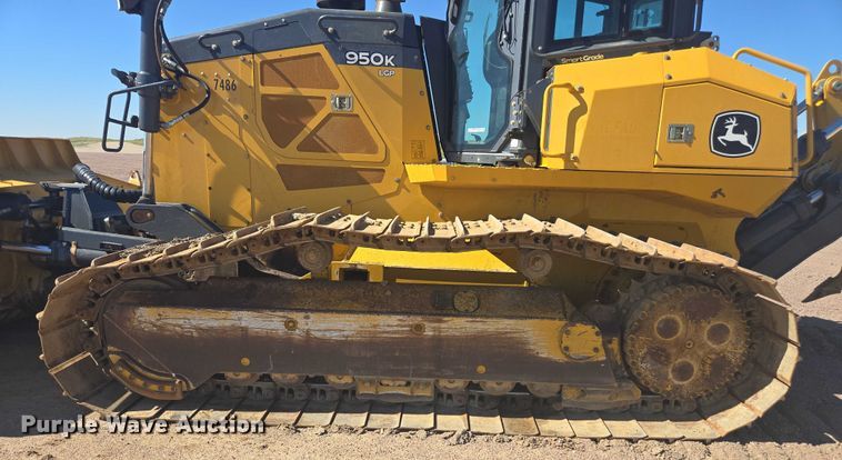 image for item FB9402 2018 John Deere 950K dozer