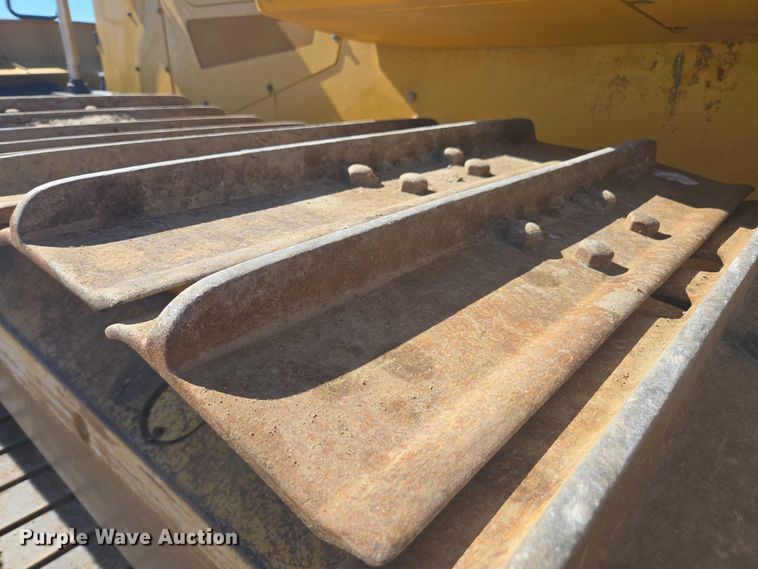 image for item FB9402 2018 John Deere 950K dozer